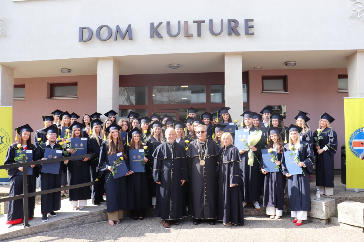 Svečana promocija studenata sveučilišnog prijediplomskog studija Sestrinstvo